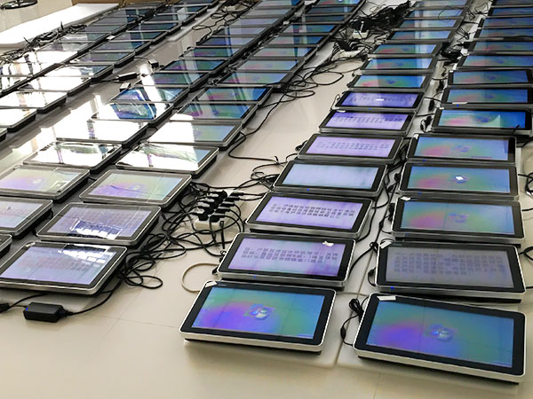 多功能觸摸一體機(jī)廠家 多功能觸摸一體機(jī)廠家